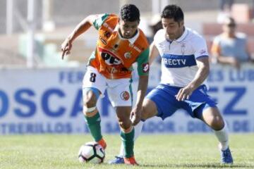 Futbol, Cobresal vs Universidad Catolica
Septima fecha, campeonato de clausura 2016/17
El jugador de Cobresal Israel Poblete, izquierda, disputa el balon con Cristian Alvarez de Universidad Catolica durante el partido de primera division en el estadio El Cobre de El Salvador, Chile.
19/03/2017
Andres Pina/Photosport
***********
Football, Cobresal vs Universidad Catolica
7th date, Clousure Championship 2016/17
Cobresal's player Israel Poblete, left, battles for the ball against Cristian Alvarez of Universidad Catolica during the first division football match at the El Cobre stadium in El Salvador, Chile.
19/03/2017
Andres Pina/Photosport
