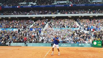 Tsonga vence a Lajovic y mete a Francia en la final de la Davis