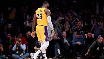 LeBron falla en la prórroga y los Lakers continúan sin estrenarse