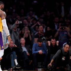 LeBron falla en la prórroga y los Lakers continúan sin estrenarse