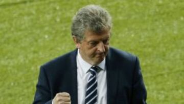 Hodgson aprieta el puño para celebrar la victoria de los ingleses.