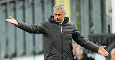 Manchester United vs Chelsea: how and where to watch: times, TV, online