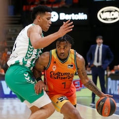 Evans conecta al Valencia y Jones doblega a un batallador Betis