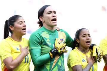 La guardameta de la Selección Colombia femenina es policía nacional de Colombia.