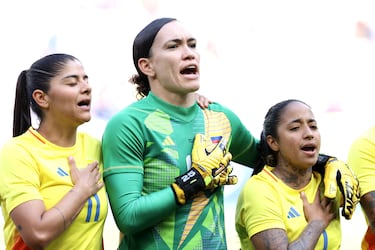 La guardameta de la Selección Colombia femenina es policía nacional de Colombia.