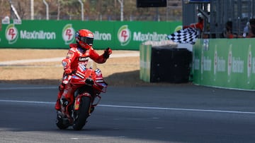 MotoGP - Thailand Grand Prix - Chang International Circuit, Buriram, Thailand - March 1, 2025 Ducati Lenovo Team's Marc Marquez celebrates after winning the MotoGP sprint REUTERS/Athit Perawongmetha