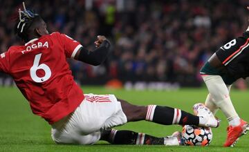 La entrada de Pogba a Keita que le supuso la roja.