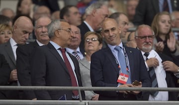 Alejandro Blanco, presidente del Comité Olí­mpico Español,  y Luis Rubiales presidenre de la Real Federación Española de Fútbol.