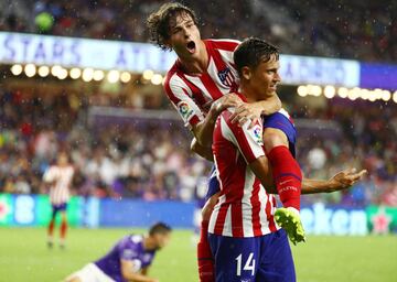 0-1. Marcos Llorente celebró el primer gol.