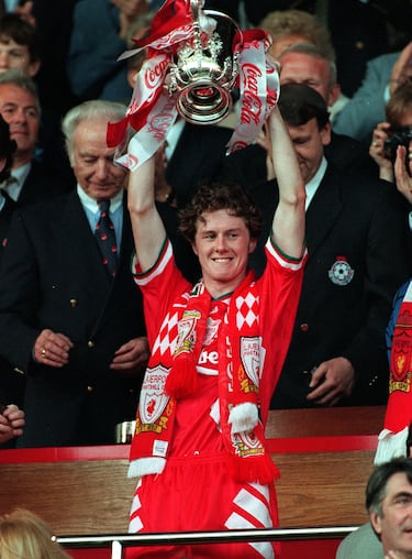 El jugador inglés salió de la cantera 'Red' y debutó con el primer equipo en la temporada 1989-90. Después de nueve años en el Liverpool, durante el cual ganó la Copa FA y la Copa de la Liga, McManaman terminó su contrato en 1999 y se marchó a España.