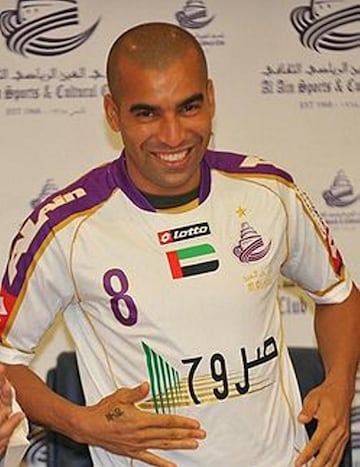 Jugó en dos etapas diferentes con el Al-Sadd, una primera etapa de 2005 hasta 2007, y una segunda desde 2008 hasta 2009. 