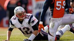 Tom Brady fue durante todo el partido incapaz de mover el ataque de los Patriots por culpa de la presión de la línea defensiva de los Broncos.