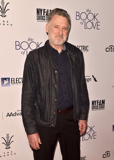 Thomas J. Wiltmore fue otro presidente ficticio que tuvo que responder a un ataque extraterrestre. El hito más importante en la presidencia, aparte de escuchar todo tipo de teorías para acabar con los alienígenas, fue dar una charla motivadora. Eso sí, lo suficientemente buena para que los humanos le plantaran cara al ataque marciano.