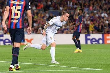 2-1. Jan Sykora celebra el primer gol.