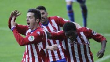 Juan Muñiz celebra con sus compañeros.