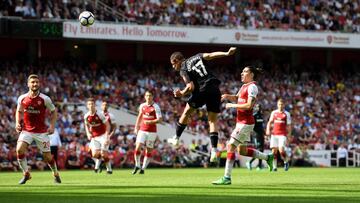 Chicharito y West Ham caen ante Arsenal en la 'gira del adiós' de Wenger