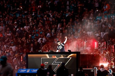 Actuación de Bizarrap y Daddy Yankee durante el descanso del partido.