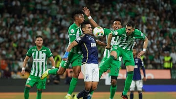 Analistas arbitrales le dan la razón al VAR en el penal sobre Falcao en Nacional - Millonarios.