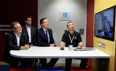 David Cameron visita a los creadores de Train Simulator