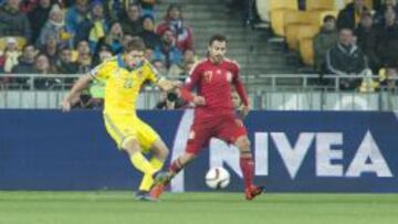 Mario Gaspar (d) durante su debut con la selección española.
