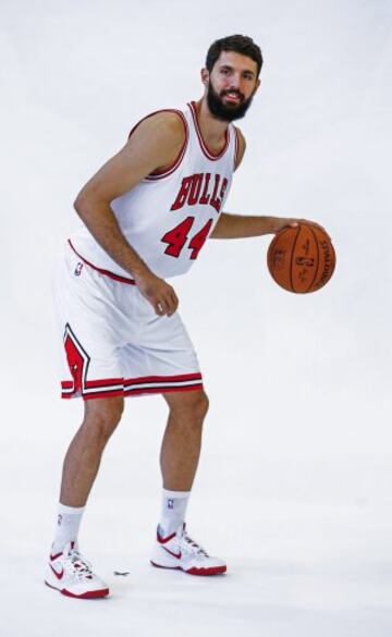 Nikola Mirotic posa durante el día de prensa de los Chicago Bulls. 