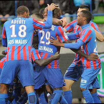 Empezó a jugar en las categorías inferiores del equipo francés SM Caen hasta debutar en el primer equipo durante la temporada 2013/2014.