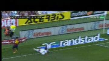 El Barça reclamó un penalti por mano de Damián en el 70'