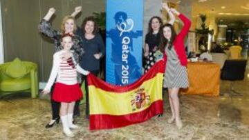 Geles, Macarena y Chelo son tres emigrantes españolas que acudirán al partido de los Hispanos contra Qatar.