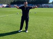 Le dio un título histórico a la U y en Europa es ídolo: “La gente me recibe con mucho amor”