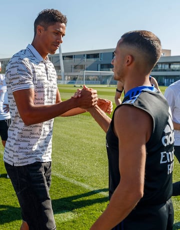 Raphael Varane y Lucas Vázquez. 