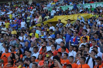 Ambos fueron los protagonistas de un partido organizado por ESPN en El Salvador para celebrar el 60 aniversario del excadista Mágico. Se midieron en el Mundial de España de 1982 en Alicante.