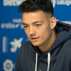 Ismael: "Tengo ganas de empezar y a ponérselo difícil al míster"