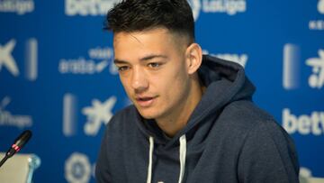 Ismael: "Tengo ganas de empezar y a pon¨¦rselo dif¨ªcil al m¨ªster"