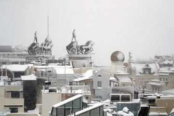 El centro de la capital del España cubierta de nieve. 