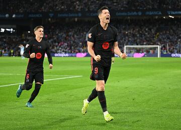 0-2. Robert Lewandowski celebra el segundo que marca en el minuto 60.