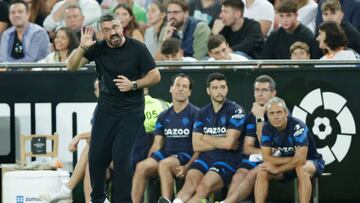 VALENCIA, SPAIN - OCTOBER 29: Coach Gennaro Gattuso of Valencia  during the La Liga Santander  match between Valencia v FC Barcelona at the Estadio de Mestalla on October 29, 2022 in Valencia Spain (Photo by David S. Bustamante/Soccrates/Getty Images)