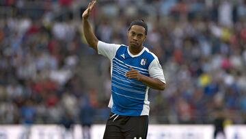 Ronaldinho, Quer&eacute;taro