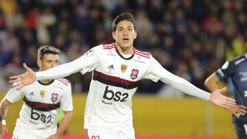 QUITO, ECUADOR - FEBRUARY 19: Pedro of Flamengo celebrates after scoring the second goal of his team during the first leg between Independiente del Valle and Flamengo as part of Recopa Sudamericana 2020 at Estadio Olimpico Atahualpa on February 19, 2020 i