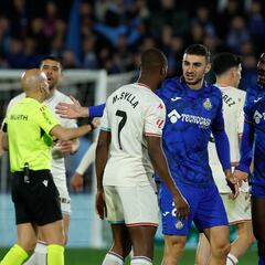 Indignación blanquivioleta con González Fuertes