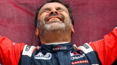 Al Attiyah celebra su quinto Dakar, segundo en Arabia Saudí.