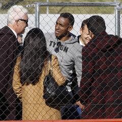 Luis Amaranto Perea recibe a 'Las Leonas' en la sede del Atlético