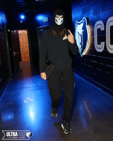 El disfraz de Wemby, entre los más terroríficos de la noche de Halloween en la NBA
