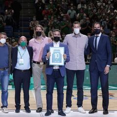 El Barça sufre para ganar en el día más grande de Carlos Cabezas