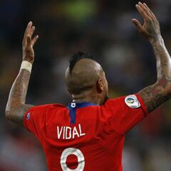 Leyenda de Colombia: "Arturo Vidal es mi jugador favorito de Chile"