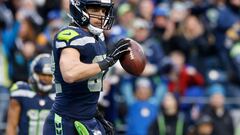 SEATTLE, WA - DECEMBER 17:  Tight end Luke Willson #82 of the Seattle Seahawks reacts after scoring a touchdown against the Los Angeles Rams during the third quarter of the game at CenturyLink Field on December 17, 2017 in Seattle, Washington.  (Photo by 