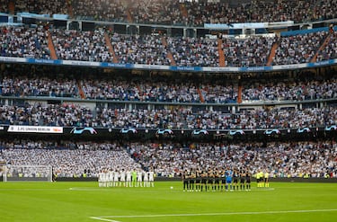 Respetuoso minuto de silencio en el Santiago Bernabéu en memoria de las víctimas de Marruecos y Libia.