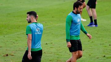 Rub¨¦n Alves y Germ¨¢n, en el entrenamiento de hoy en La Albericia.