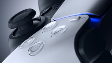 ¿Por qué el DualSense de PS5 no tiene colores en los botones? Su diseñador lo explica