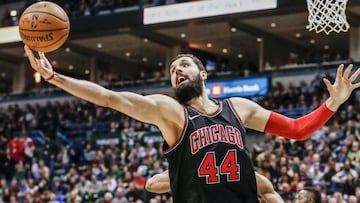 Nikola Mirotic, jugador de los Chicago Bulls, durante el partido contra los Milwaukee Bucks.