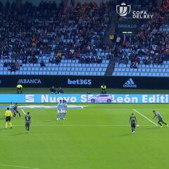 El lanzamiento de falta viral de Theo: vean dónde acabó el balón